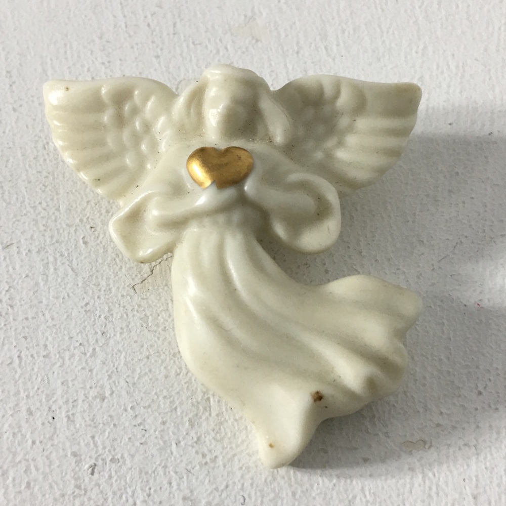 Vintage Lenox 80s Porcelain Angel Heart Brooch